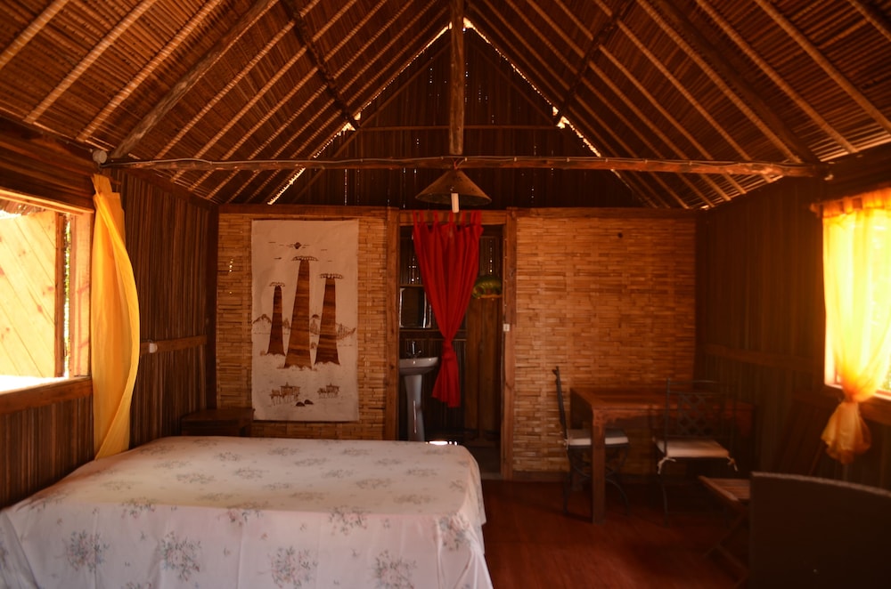 Traditional Bungalow photo 1