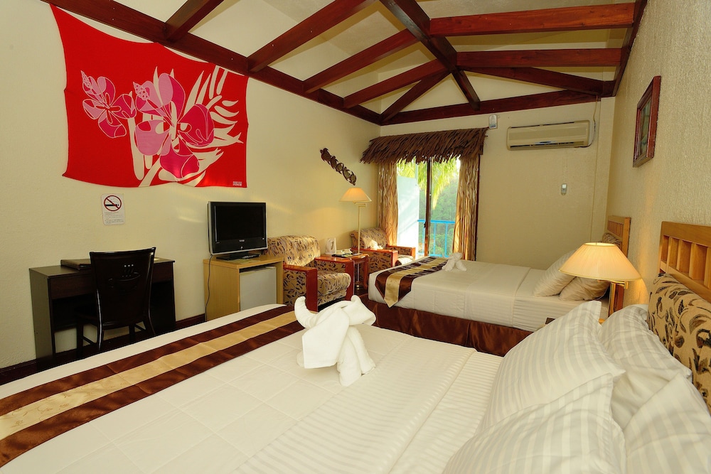 Standard Double Room, 2 Queen Beds, Courtyard View photo 1
