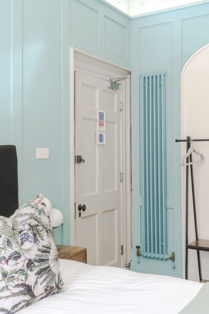 Traditional Apartment photo 3