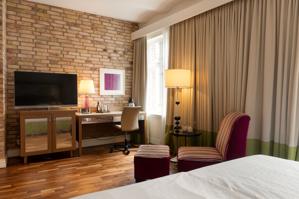 Deluxe Double Room - Photo 13