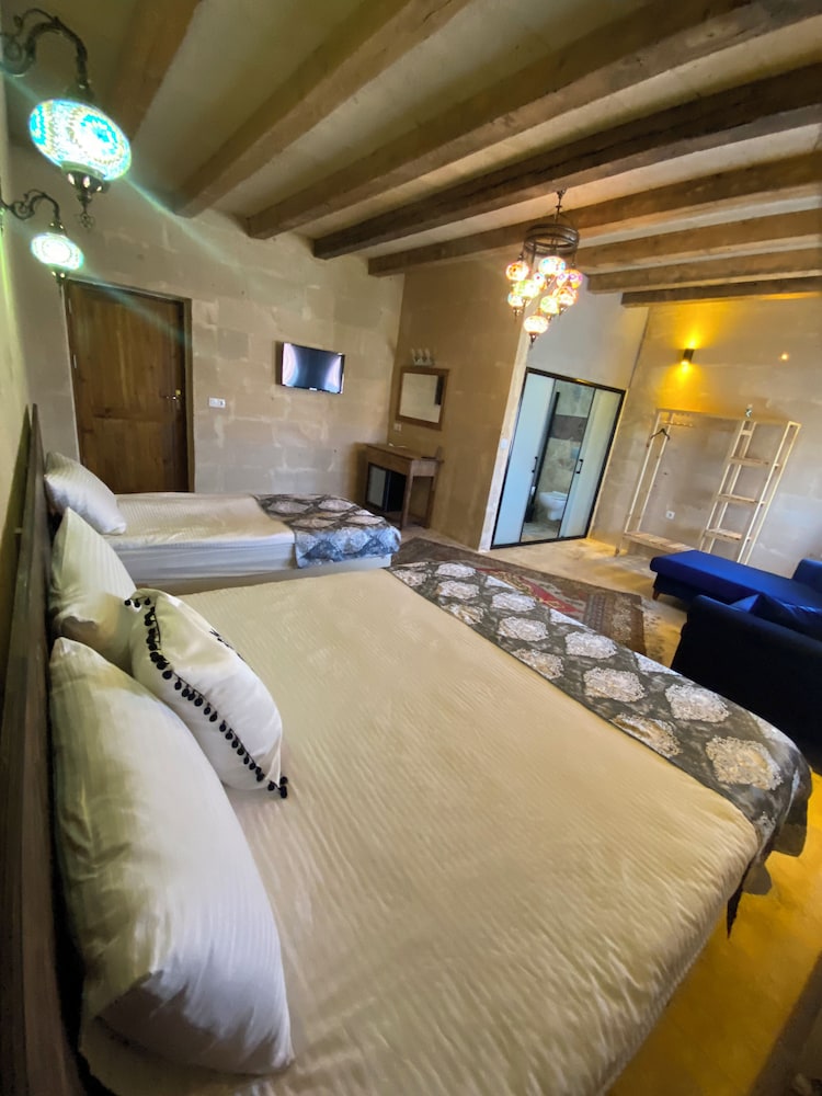 Family Triple Room photo 3