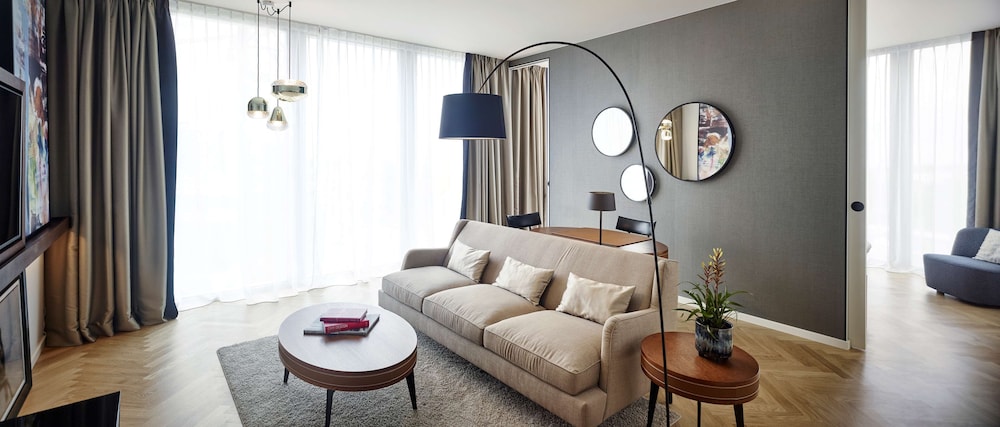 Suite, Park View (Belvedere)
