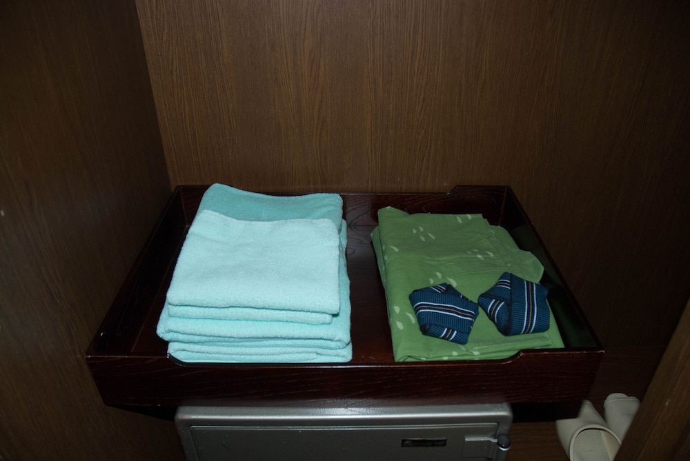 Japanese Style Room for 4 People (Shared Bathroom) - Photo 2