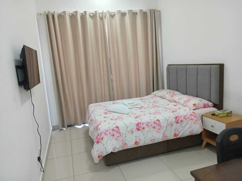 Deluxe Studio, City View