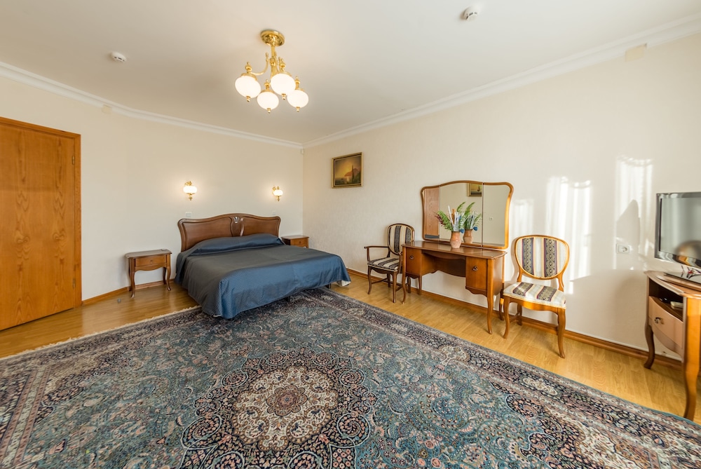 Suite, 2 Bedrooms, Annex Building photo 2