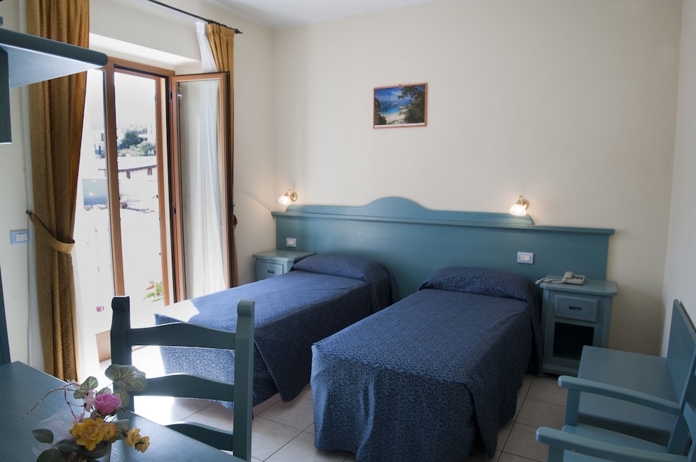 Standard Double or Twin Room, 1 Bedroom photo 2