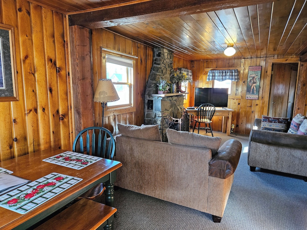 Cabin, 2 Bedrooms (Big Pine @ Wildwood -Not Pet Friendly) photo 3