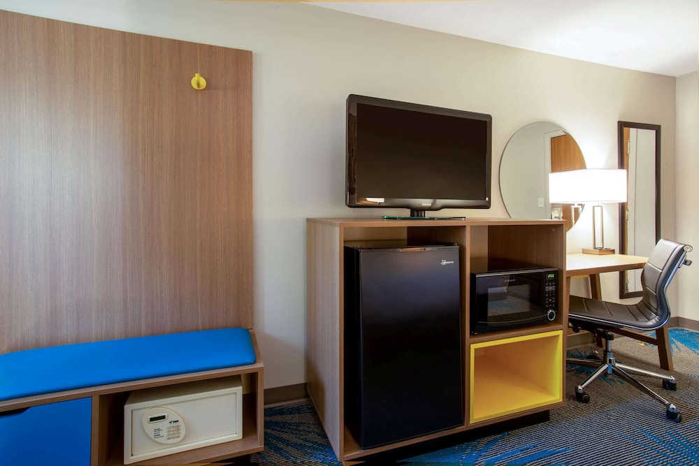 Standard Room, 1 Queen Bed - Photo 4