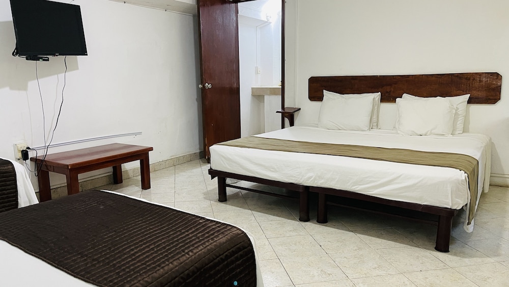 Economy Double Room, Non Smoking - Photo 16