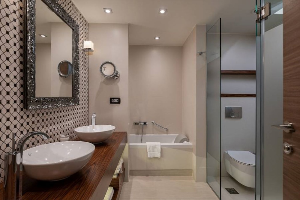 Luxury Maisonette with Private Pool & Sea View - Photo 15