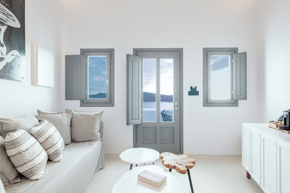 The Sailor's Maisonette with Caldera View