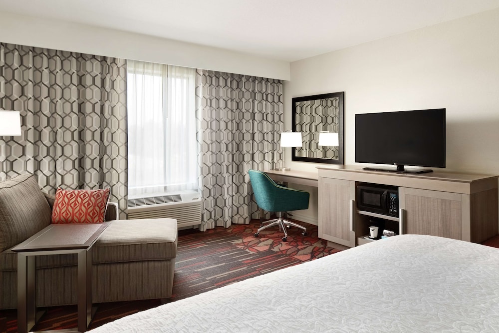 Room, 1 King Bed, Accessible, Bathtub photo 1