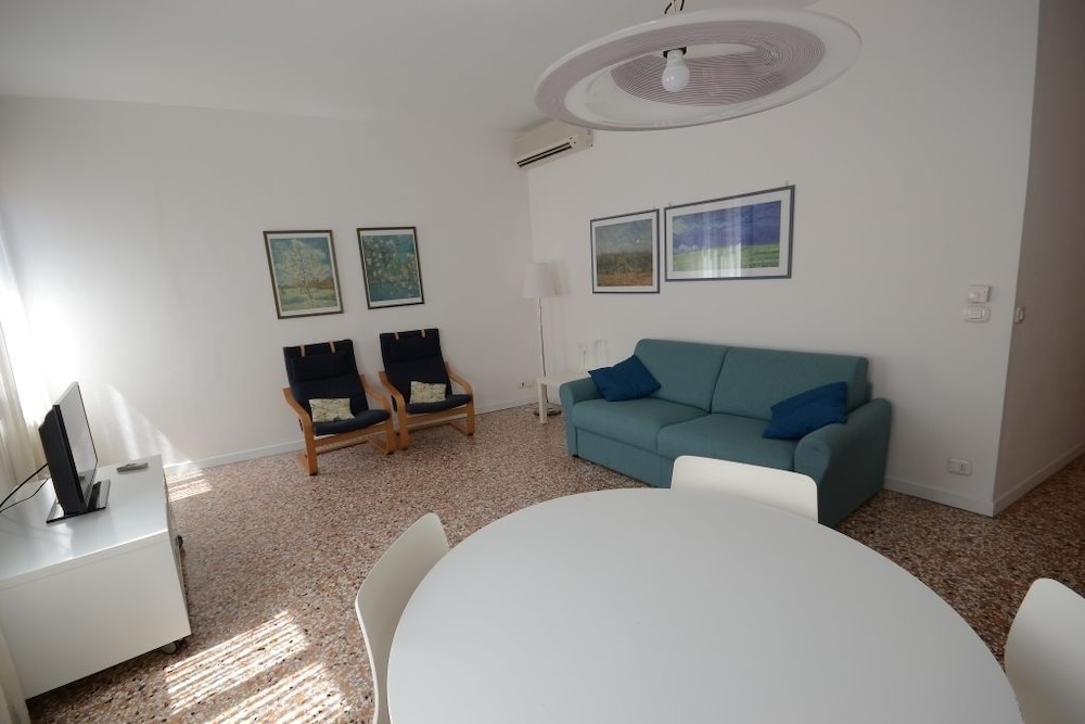 Apartment, 2 Bedrooms, Lagoon View (Dependance) photo 3