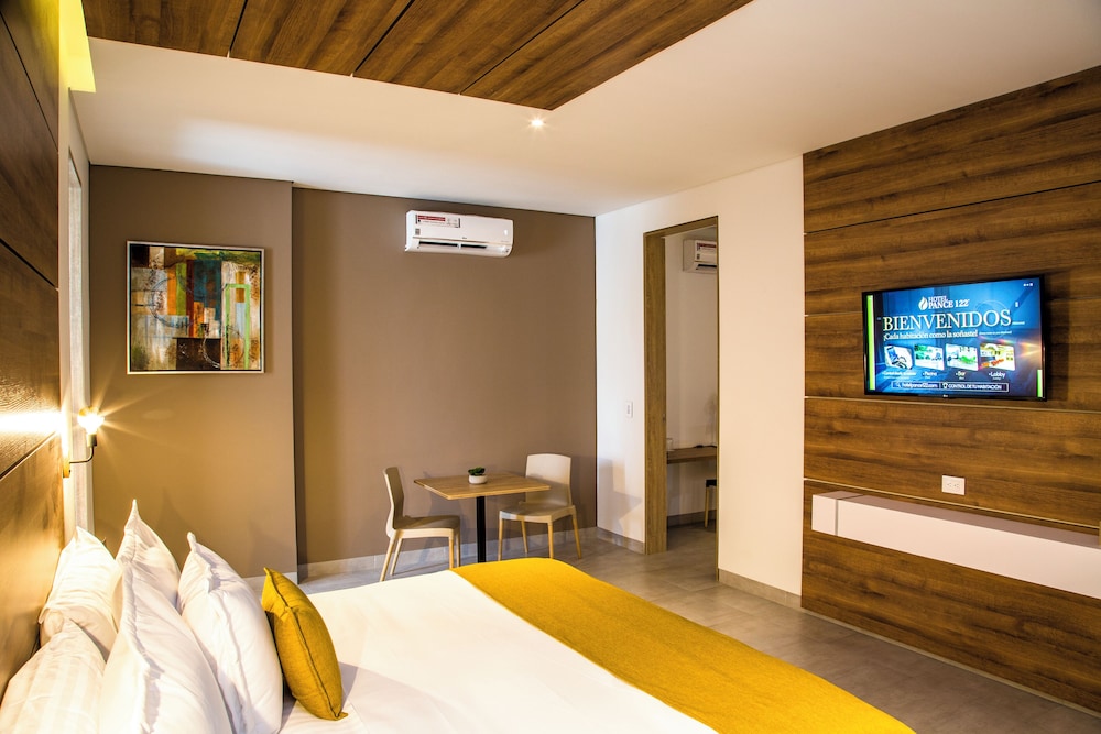 Deluxe Suite - Photo 8