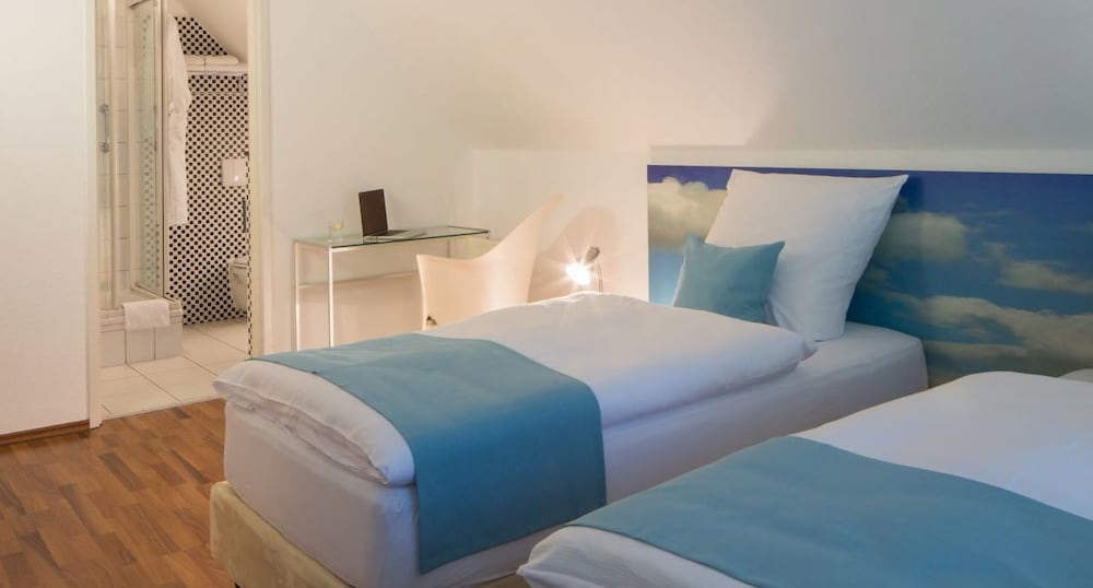 Standard Double Room photo 2