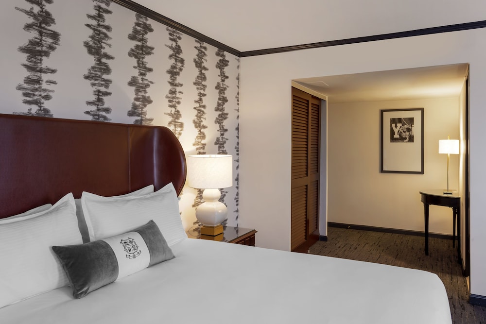 Yale View Room 1 King Bed photo 2