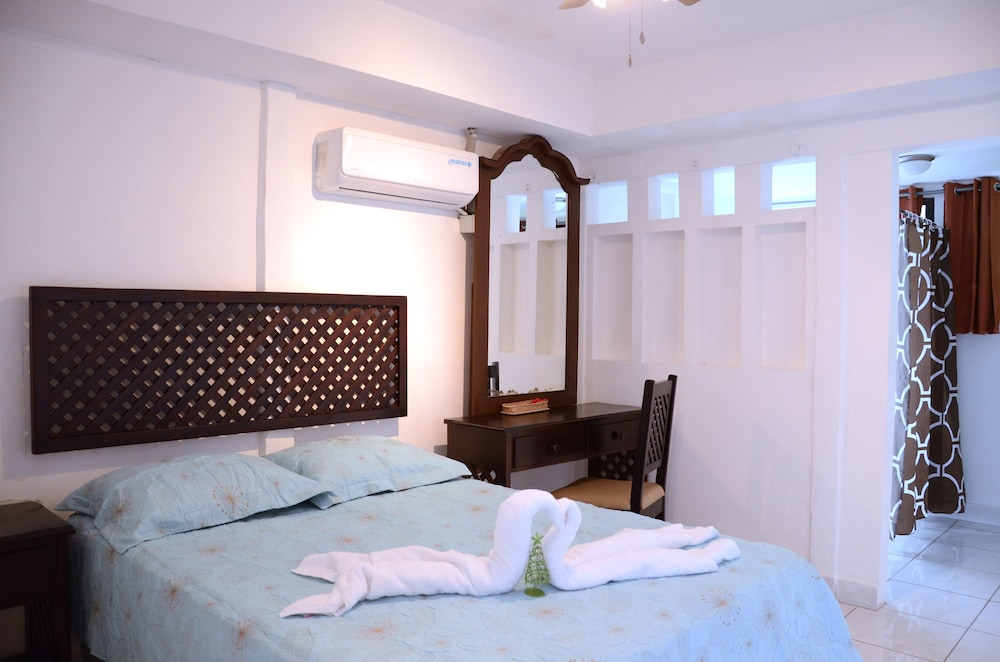 Standard Room, 1 Double Bed, Ensuite photo 3