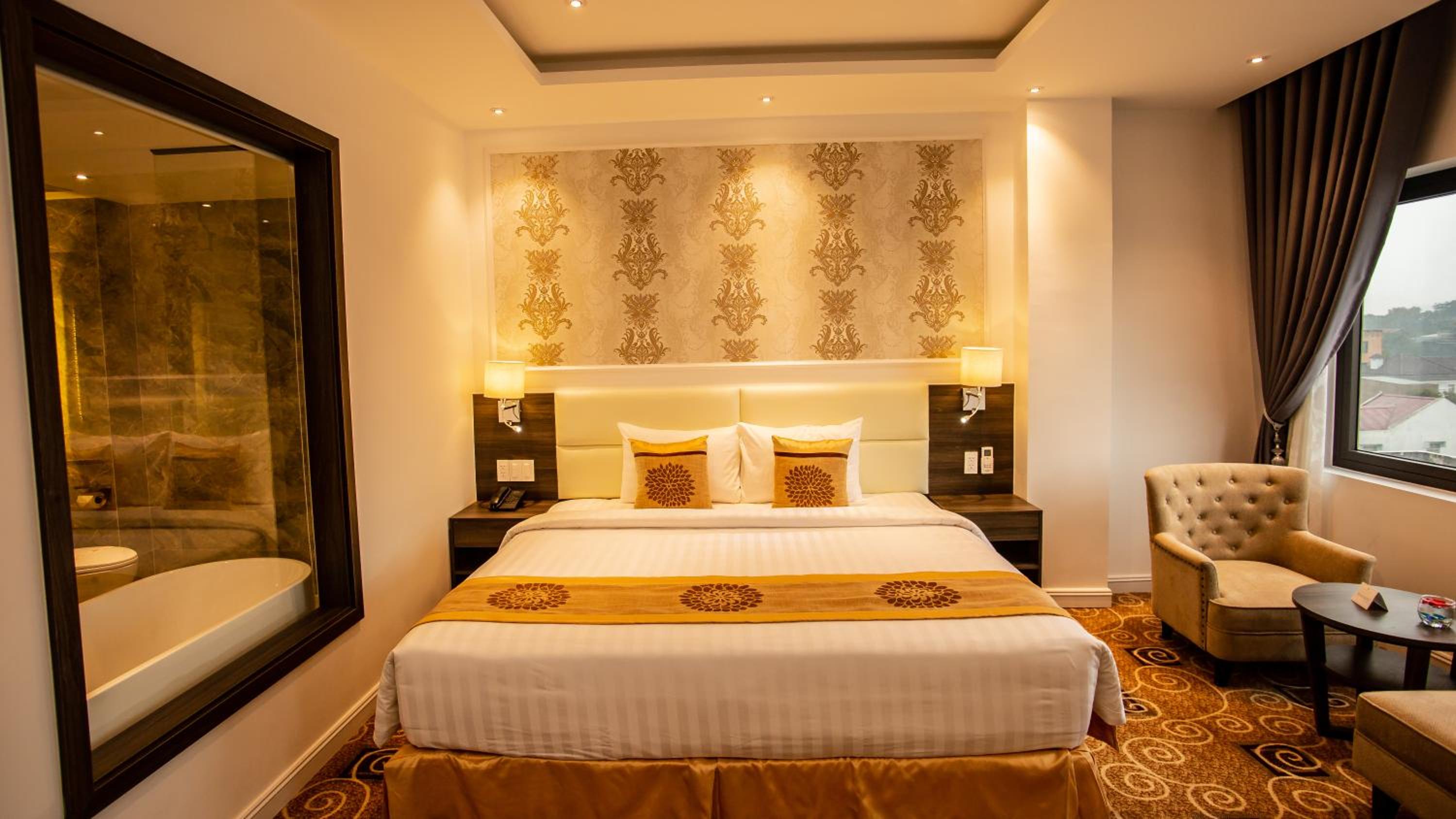 Deluxe King Room