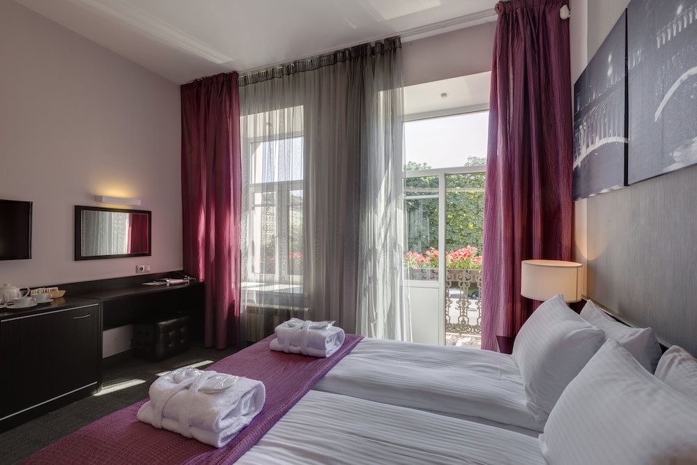 Superior Room, Balcony, City View