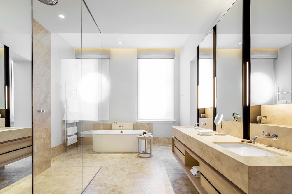Room (Heritage) thumbnail 6