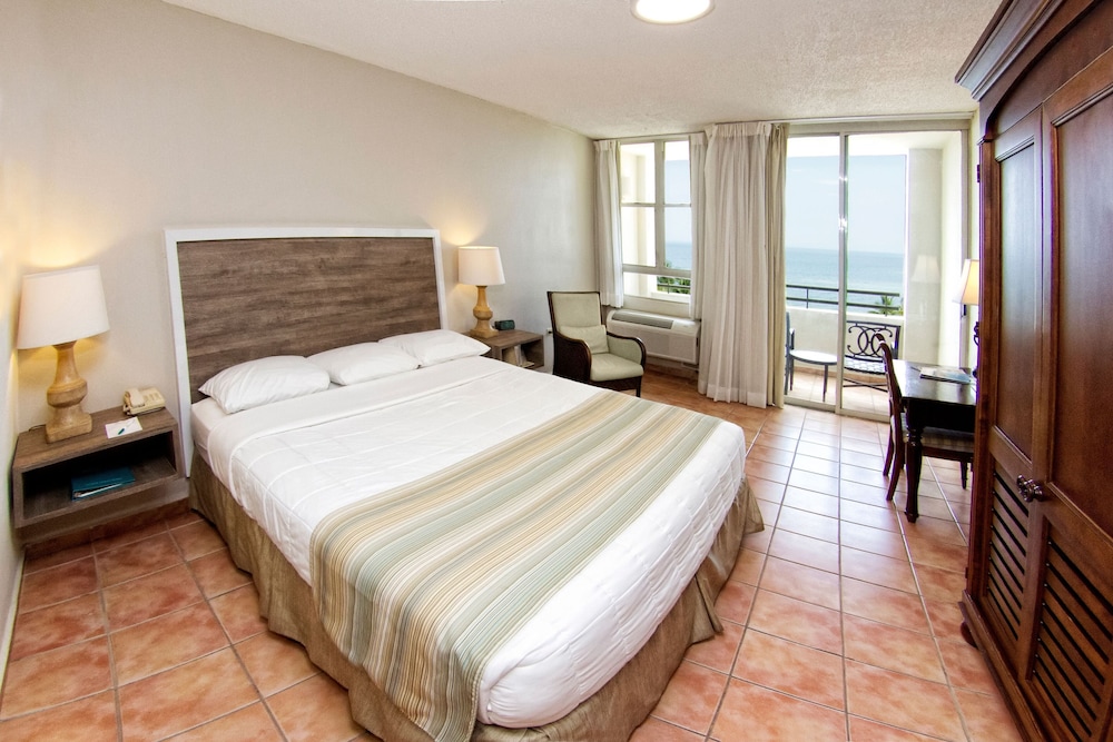 Suite, 1 Bedroom - Photo 1
