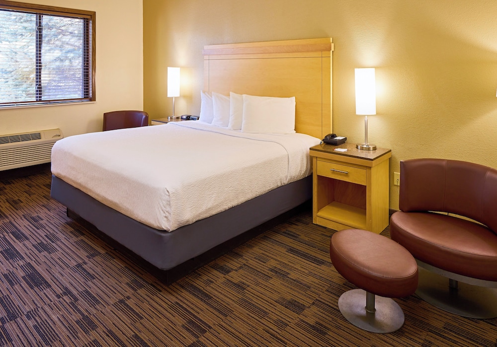 Executive Room, 1 King Bed, Non Smoking - Photo 1