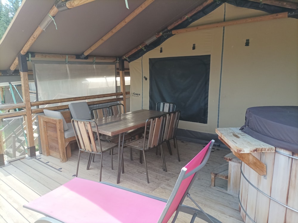 Premium Tent, 2 Bedrooms photo 2