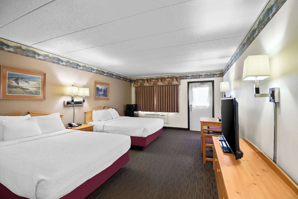 Room, 2 Queen Beds, Accessible, Non Smoking