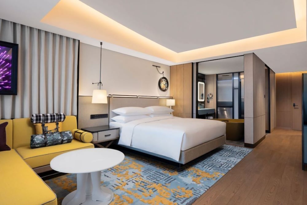 Premium Room, 1 King Bed