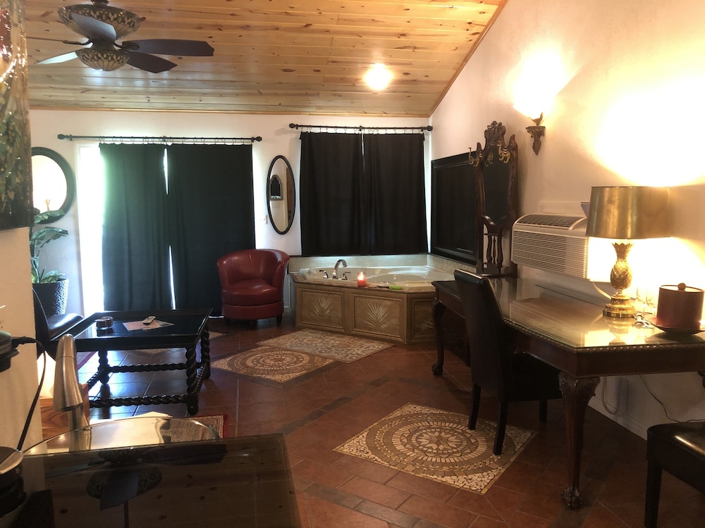 Carriage House West photo 3