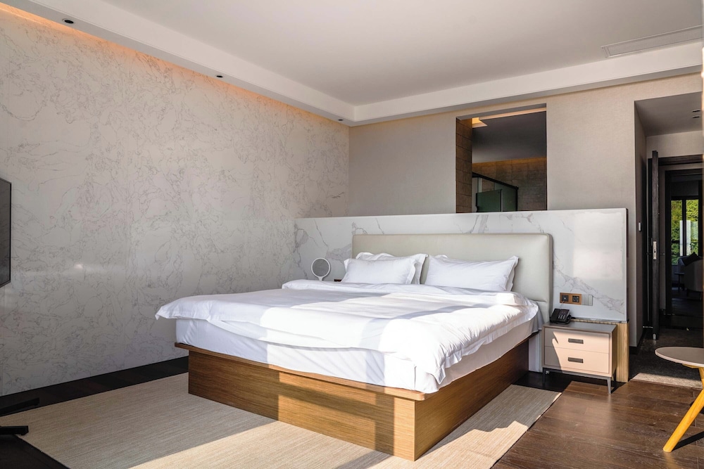 Panoramic Suite, Beach View photo 3