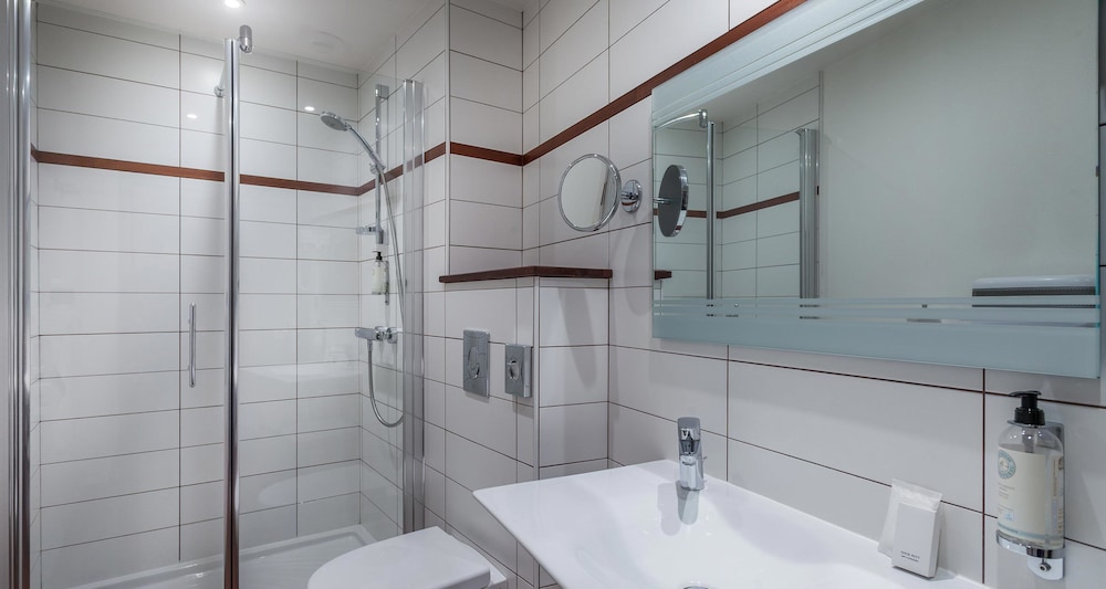 Superior Room, 1 Double Bed, Non Smoking (Larger Room;Twin bed on request) - Photo 9