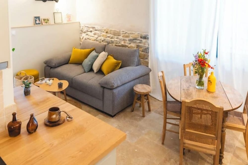 Classic Apartment, Kitchenette, Mountain View