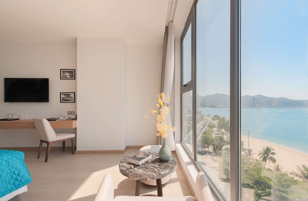 Deluxe Double Room, Ocean View - Photo 9