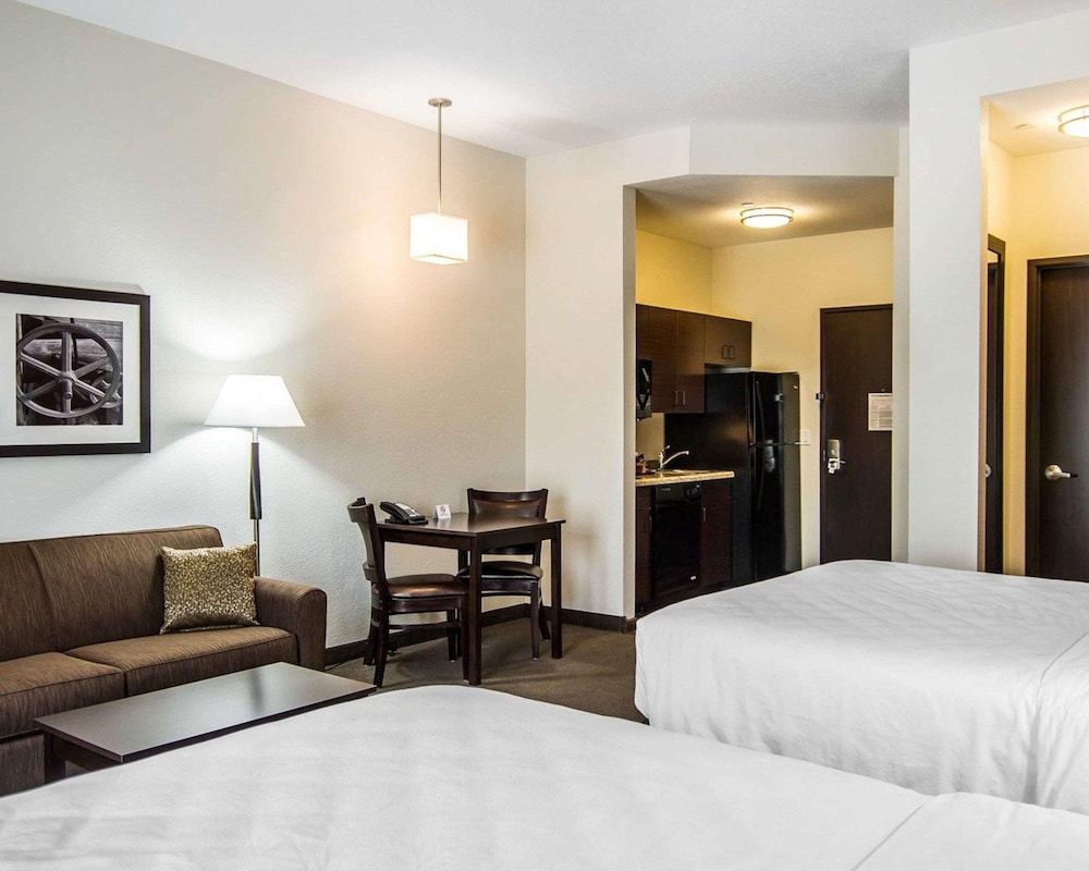 Suite, 2 Queen Beds