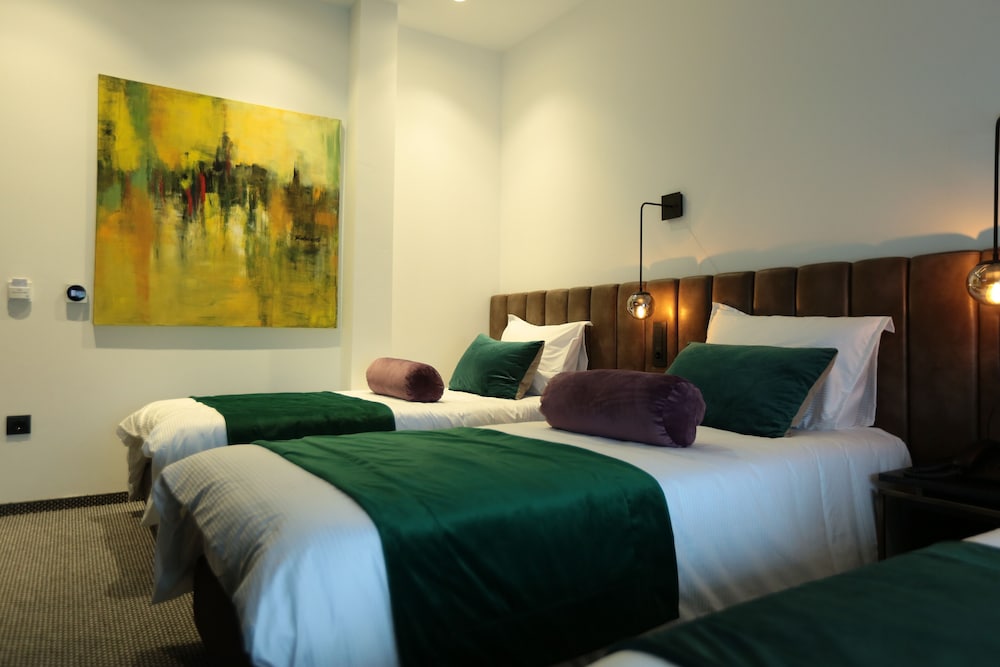 Standard Triple Room, 3 Twin Beds, Garden View photo 3
