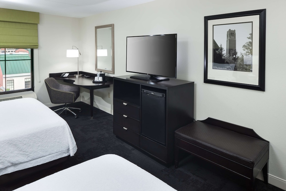 Room, 2 Queen Beds, Accessible - Photo 1