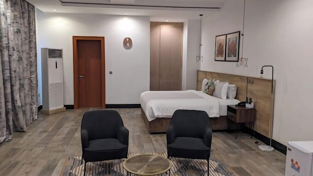 Deluxe Room, Balcony, City View