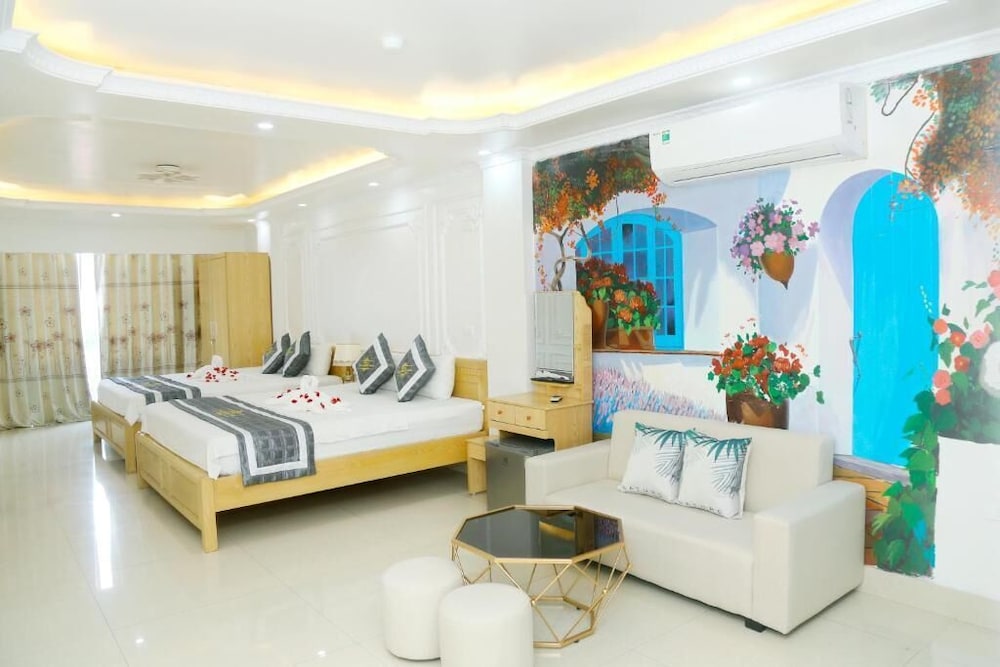 Royal Studio Suite
