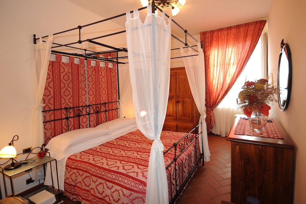 Deluxe Double or Twin Room photo 1