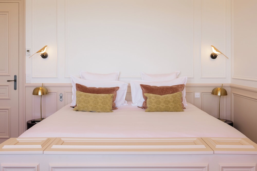 Suite, 1 King Bed, Sea View photo 1