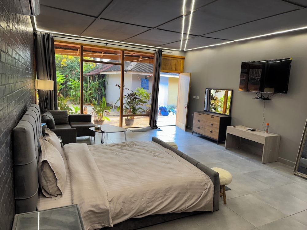 Deluxe Bungalow, 2 Bedrooms, Kitchen, Garden View