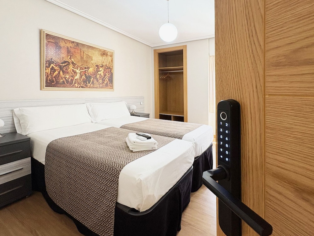Economy Twin Room, Non Smoking, City View