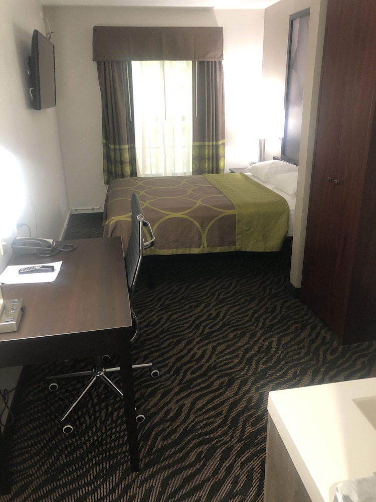 Room, 1 Queen Bed, Non Smoking (Small) - Photo 3