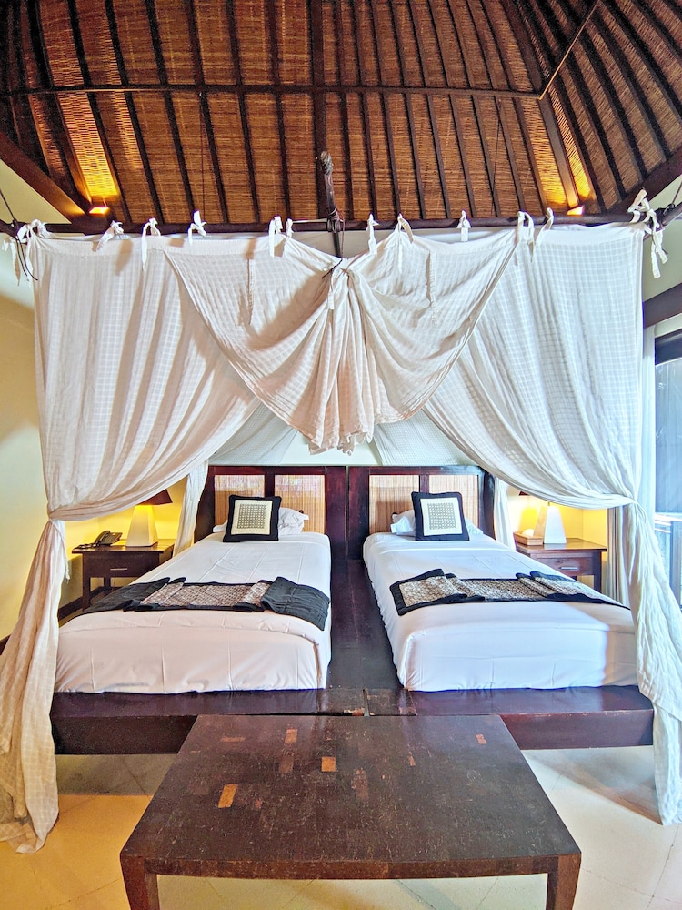 Deluxe Bungalow with Butler Service - Photo 14
