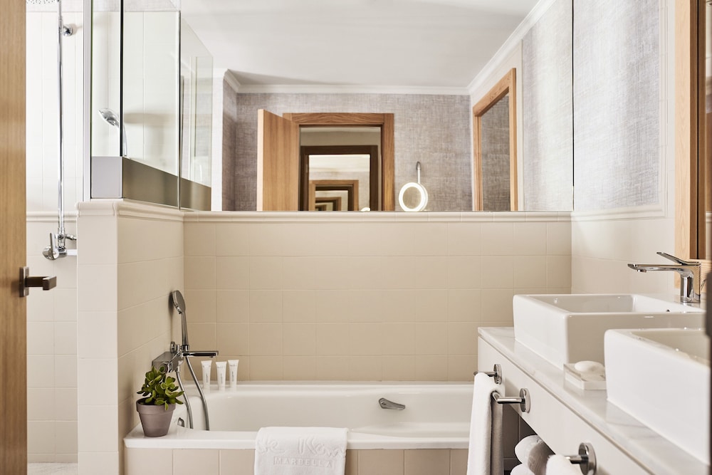 Mediterranean Two Bedroom Suite (Non Smoking) photo 3