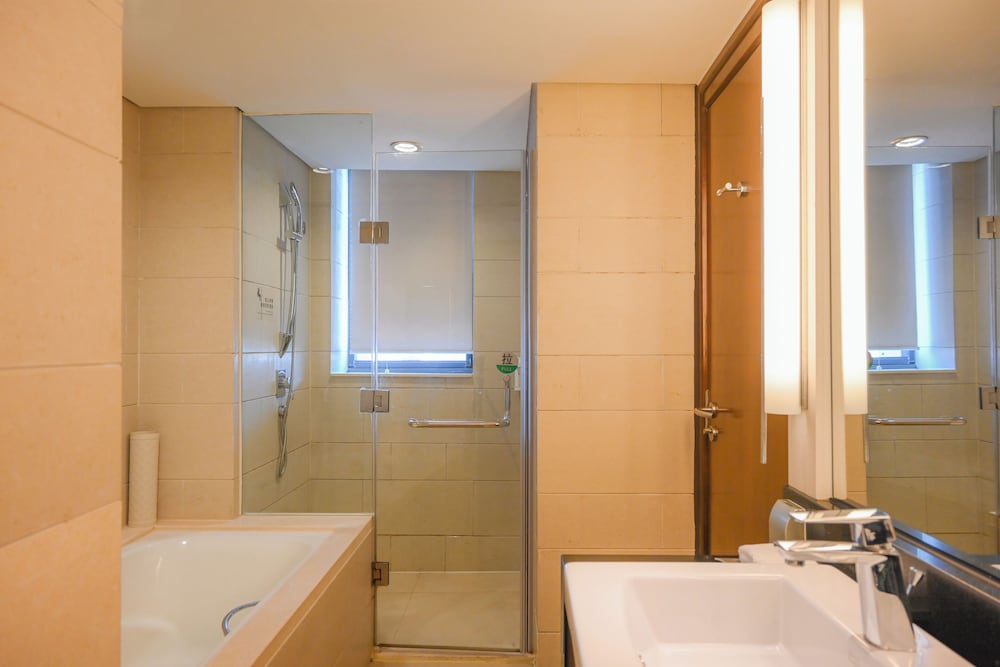 Premium Room - Photo 9