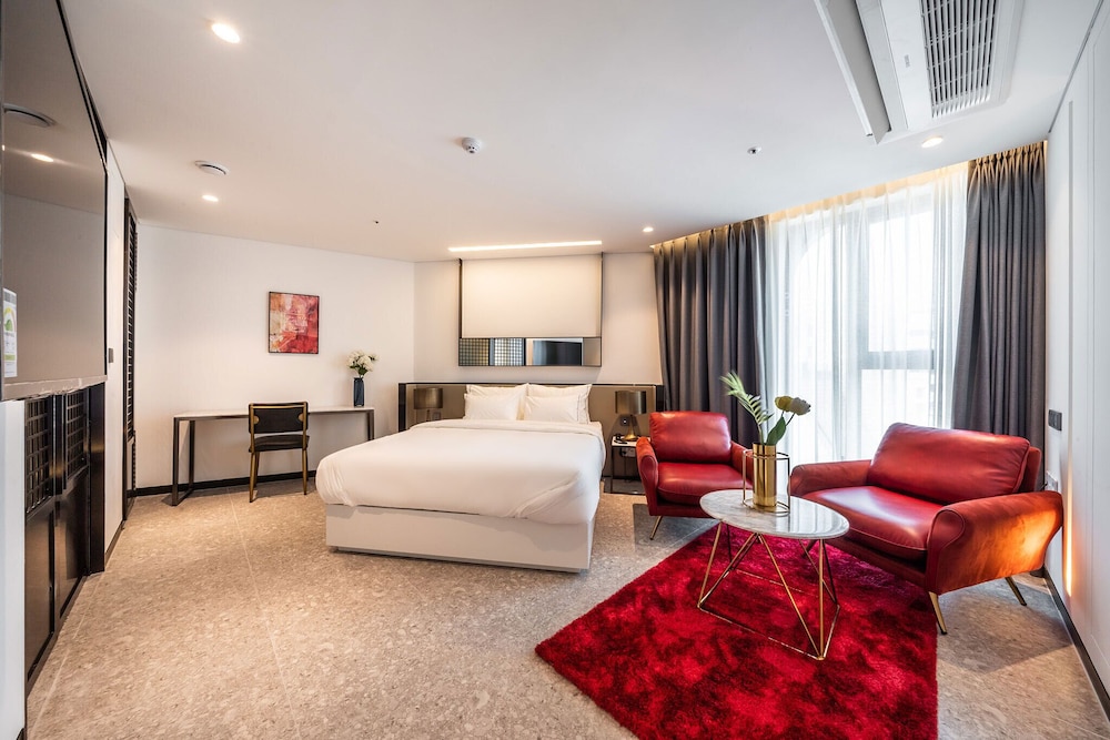 Suite - Photo 2