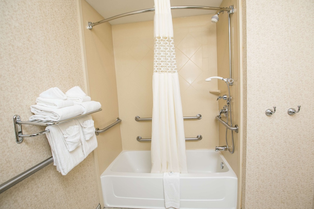 Room, 1 King Bed, Accessible - Photo 3