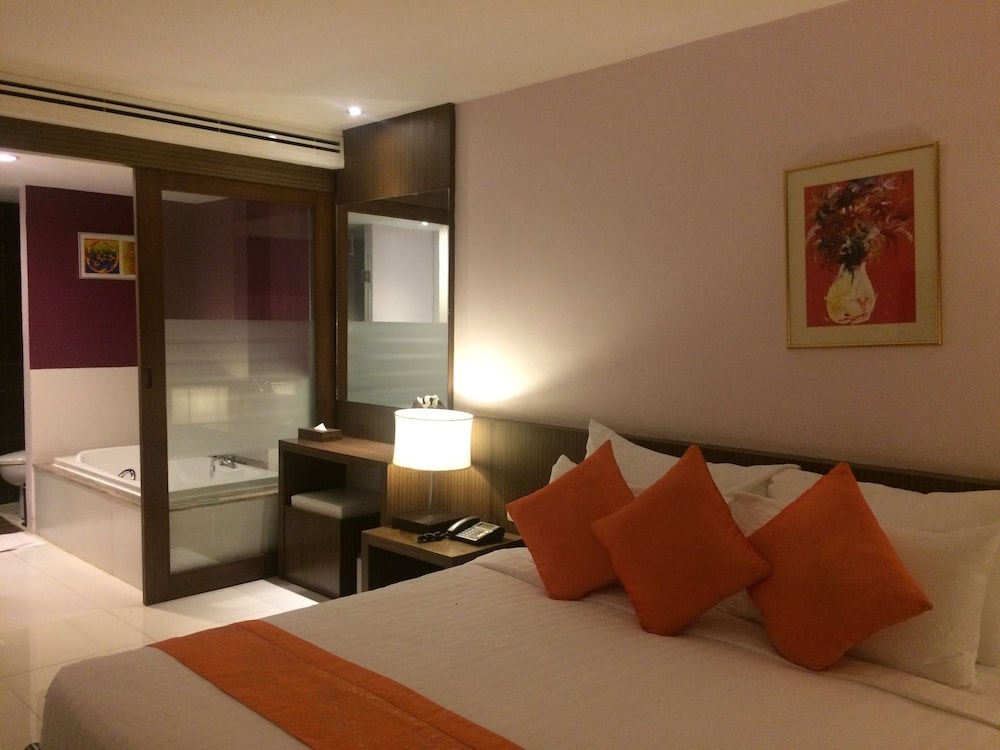 Grand Deluxe River View - Photo 10